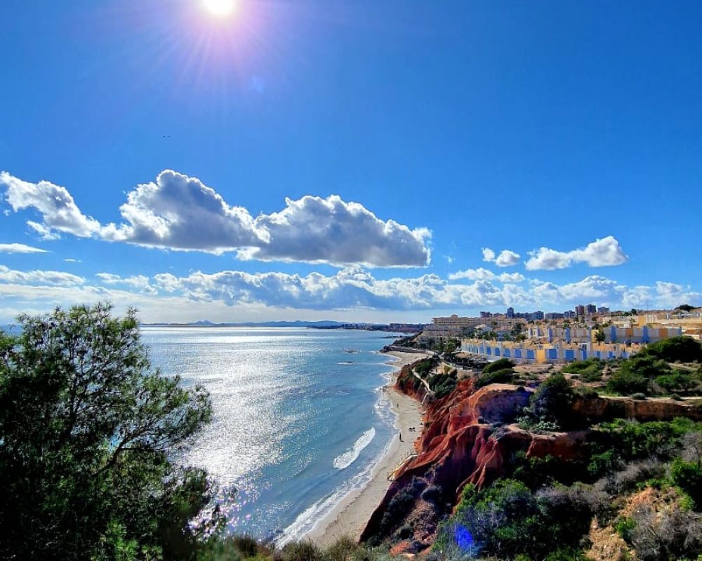 Walking route along the sea 17