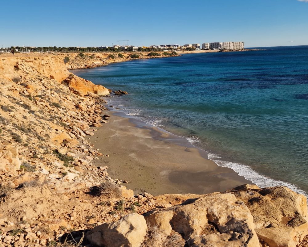 Walking route along the sea 4